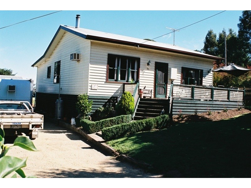 38 Giles Street, Mirboo North VIC 3871