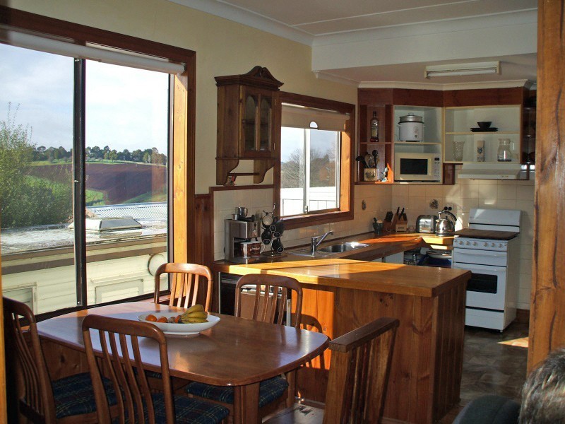 38 Giles Street, Mirboo North VIC 3871