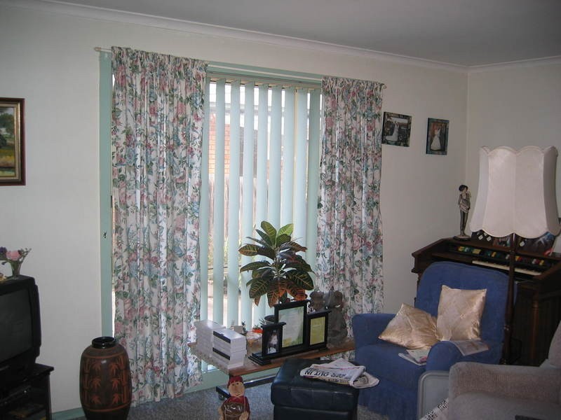 1&2/10 Sinclair Avenue, Morwell VIC 3840