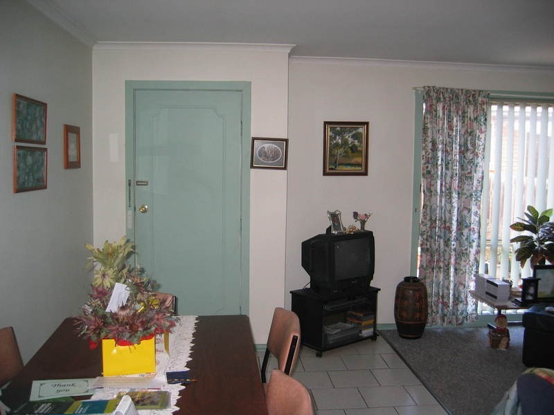 1&2/10 Sinclair Avenue, Morwell VIC 3840