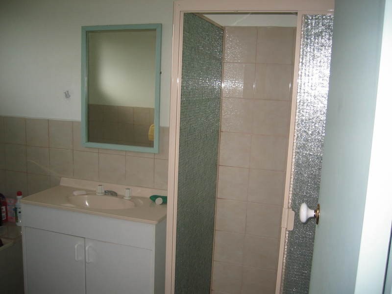 1&2/10 Sinclair Avenue, Morwell VIC 3840