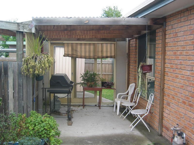 1&2/10 Sinclair Avenue, Morwell VIC 3840