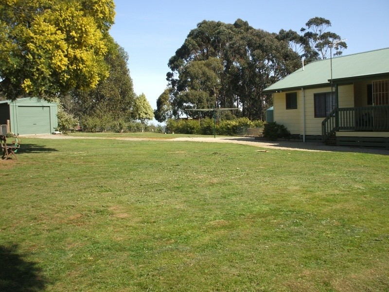 3 Hilltop Court, Mirboo North VIC 3871