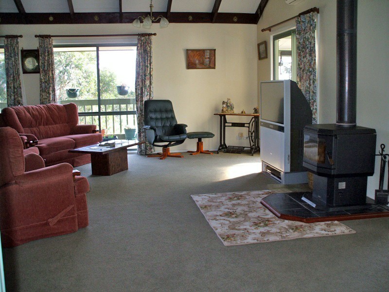 3 Hilltop Court, Mirboo North VIC 3871