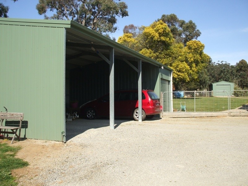 3 Hilltop Court, Mirboo North VIC 3871