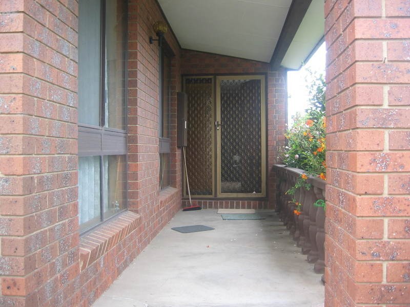 5 Charles Street, Moe VIC 3825