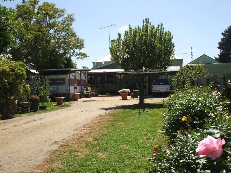 60 Ridgway, Mirboo North VIC 3871