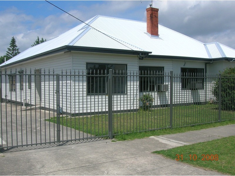 6 –  8 Hopetoun Avenue, Morwell VIC 3840