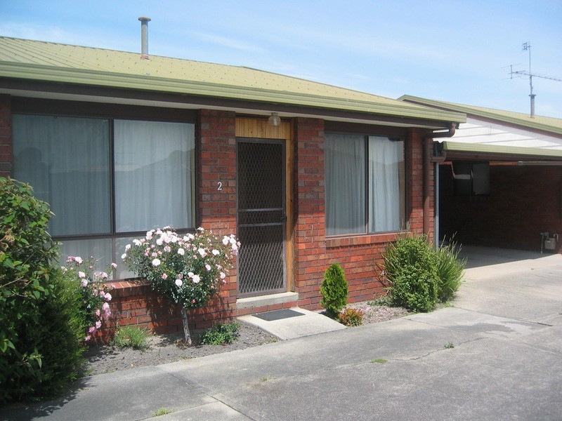 2/30 Saxtons Drive, Moe VIC 3825