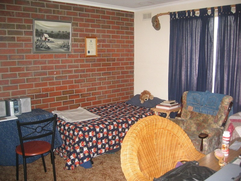 2/30 Saxtons Drive, Moe VIC 3825