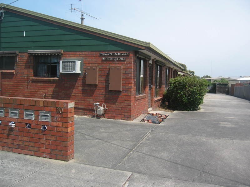 2/30 Saxtons Drive, Moe VIC 3825