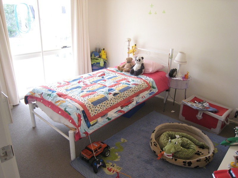 15 Farrans Road, Hazelwood South VIC 3840