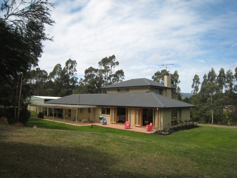 15 Farrans Road, Hazelwood South VIC 3840