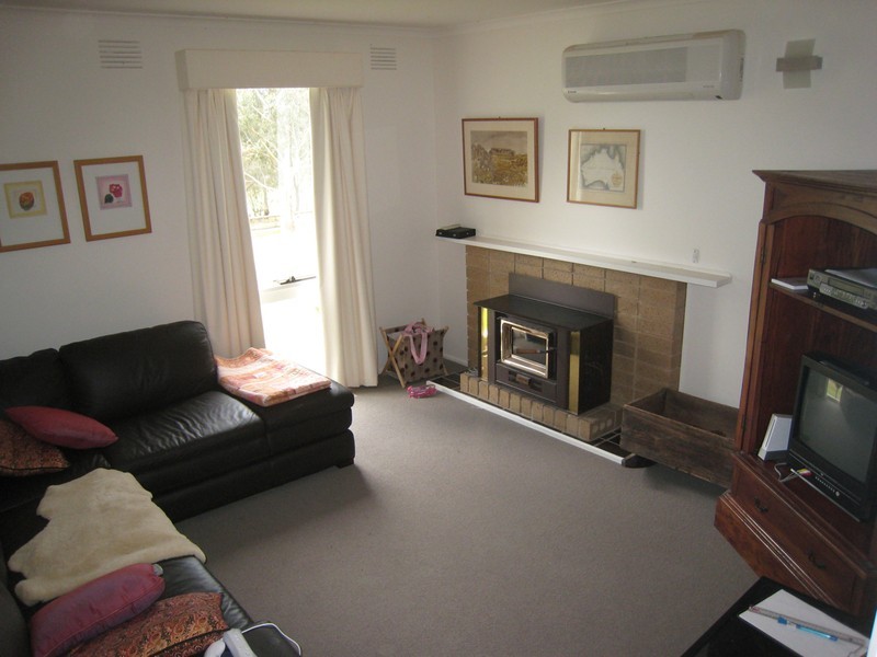 15 Farrans Road, Hazelwood South VIC 3840