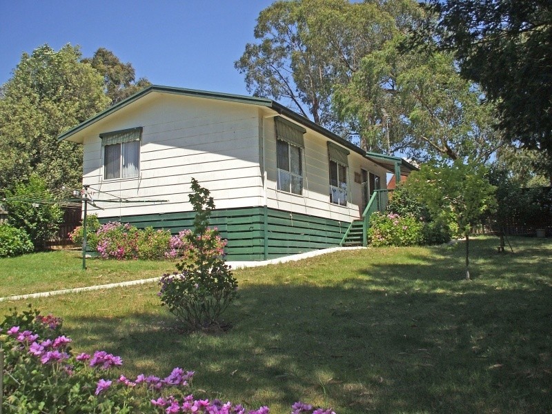 30 Balding Street, Mirboo North VIC 3871