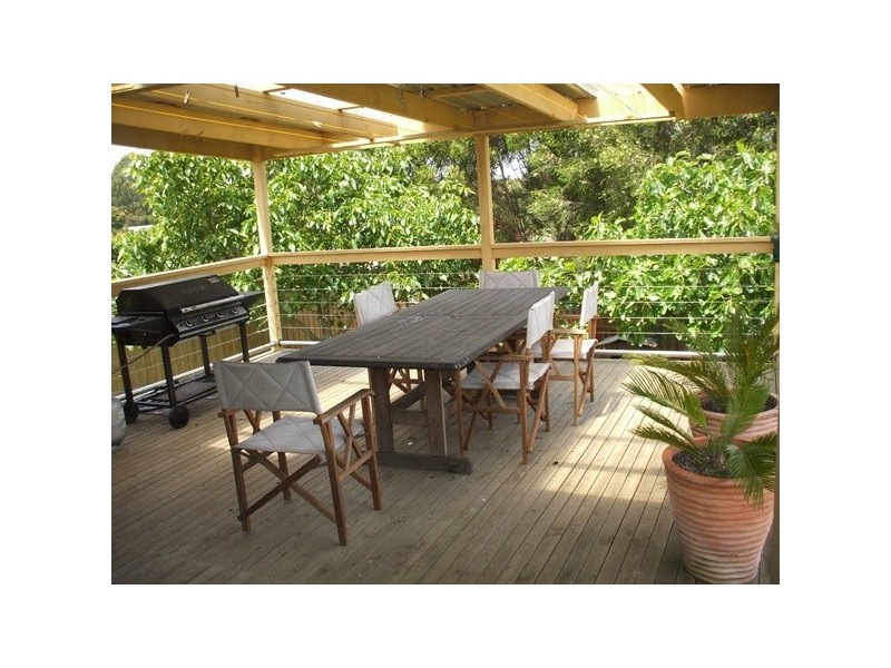 12 Peacock Street, Mirboo North VIC 3871