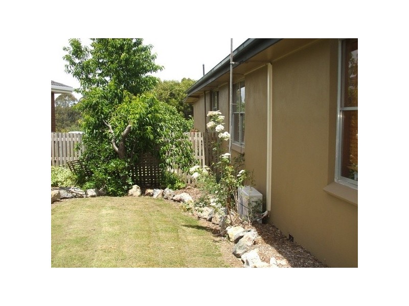 12 Peacock Street, Mirboo North VIC 3871