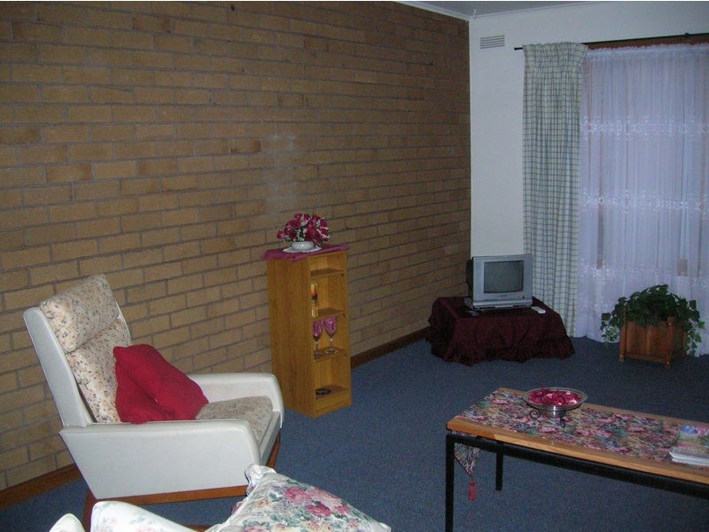 2/24 Hazelwood Road, Morwell VIC 3840