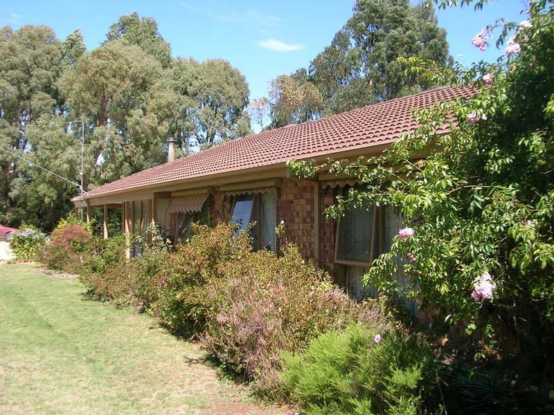 33 Wells Road, Mirboo North VIC 3871