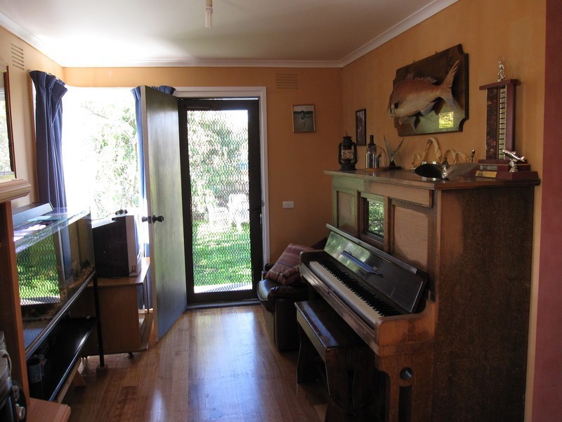 28-30 Willow Street, Churchill VIC 3842