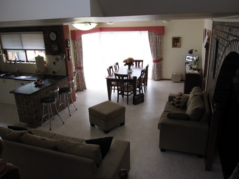 24 Balding Street, Mirboo North VIC 3871