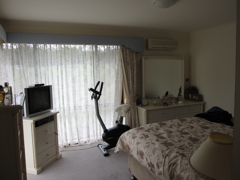 24 Balding Street, Mirboo North VIC 3871