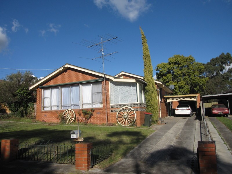 13 Wattle Crescent, Churchill VIC 3842