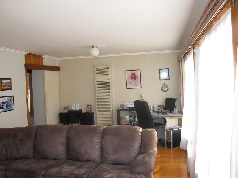 13 Wattle Crescent, Churchill VIC 3842