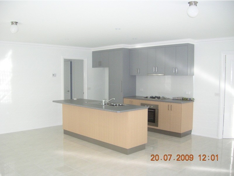 16 Cobon Court, Morwell VIC 3840