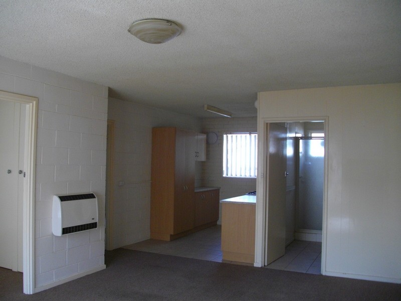 2/18 Hopetoun Street, Morwell VIC 3840