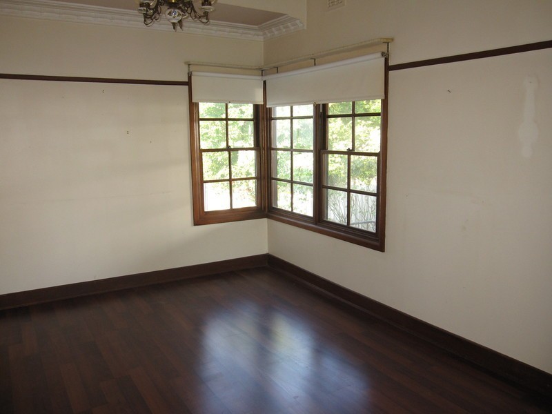 33 Couper Street, Mirboo North VIC 3871