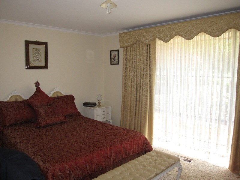 31 Giles Street, Mirboo North VIC 3871