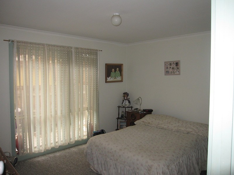 A & B/10 Sinclair Avenue, Morwell VIC 3840