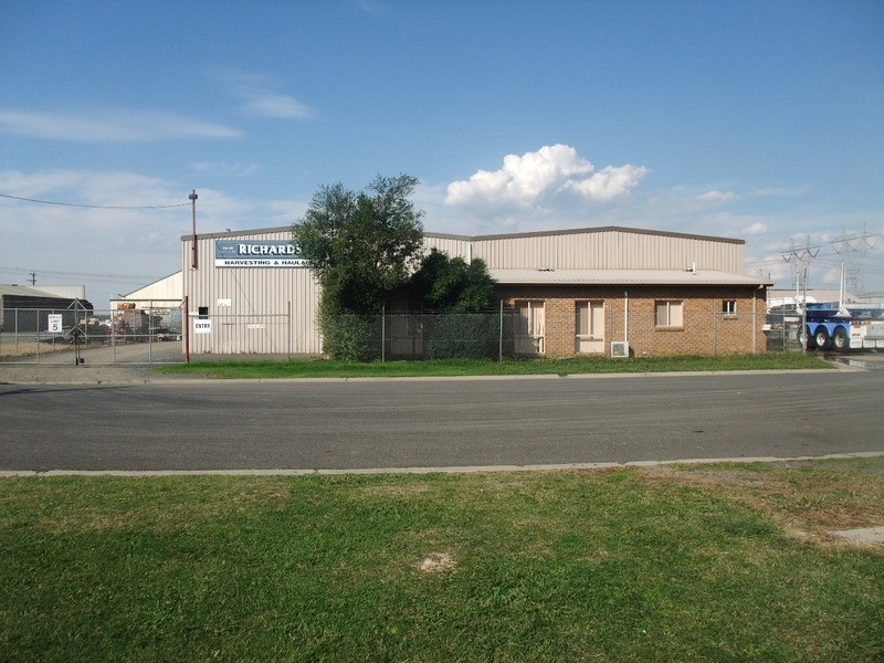 72 – 74 Centre Road & 103 – 105 Alexanders Road, Morwell VIC 3840