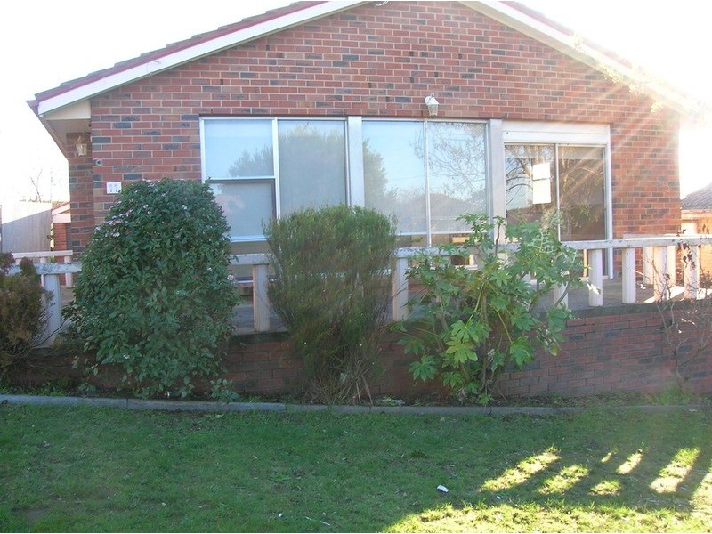 11 Heesom Crescent, Churchill VIC 3842