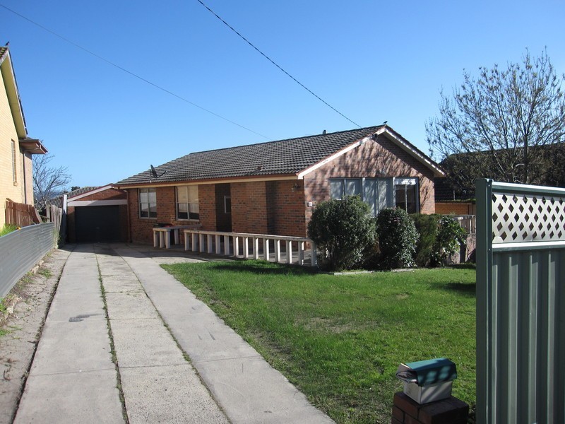 11 Heesom Crescent, Churchill VIC 3842