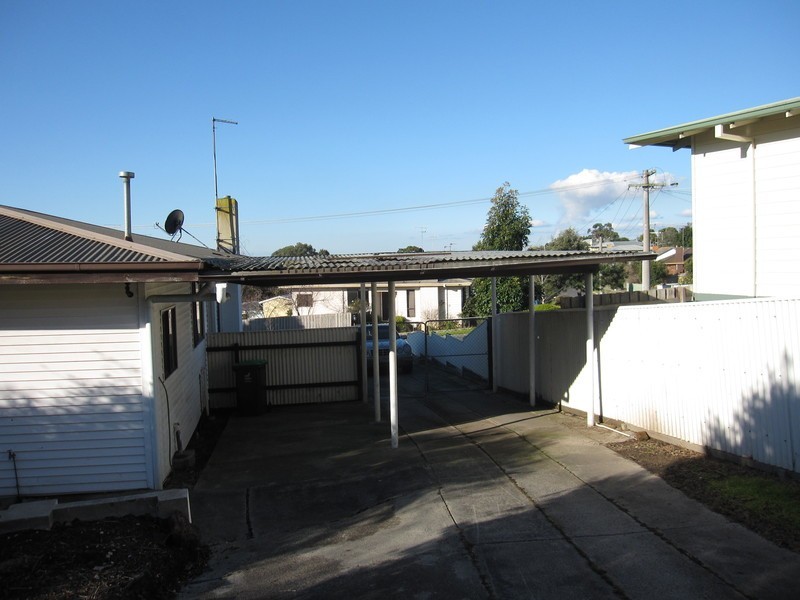 8 Dunbar Avenue, Morwell VIC 3840