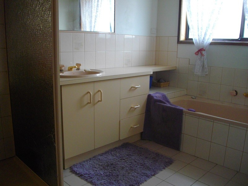 2 Wingan Way, Morwell VIC 3840
