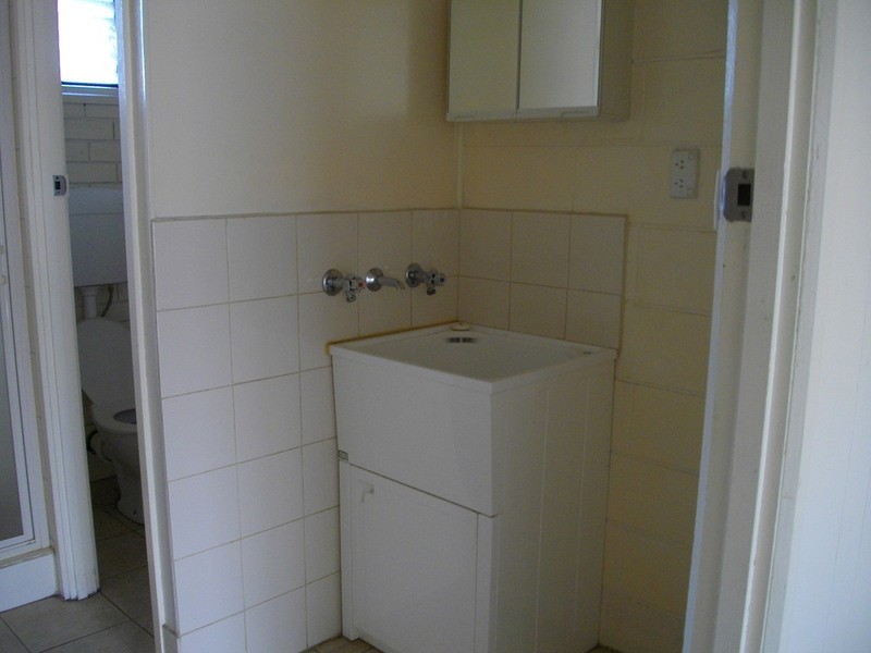 2/18 Hopetoun Street, Morwell VIC 3840