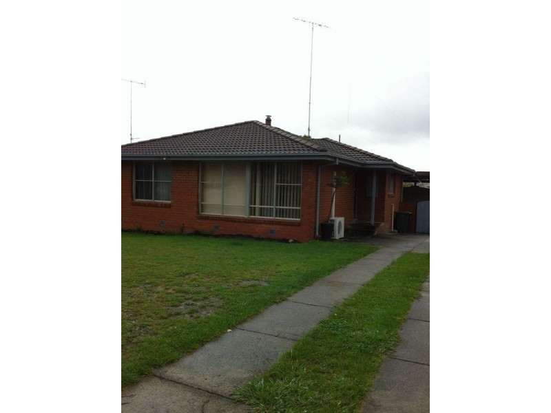 30 Dunbar Grove, Churchill VIC 3842