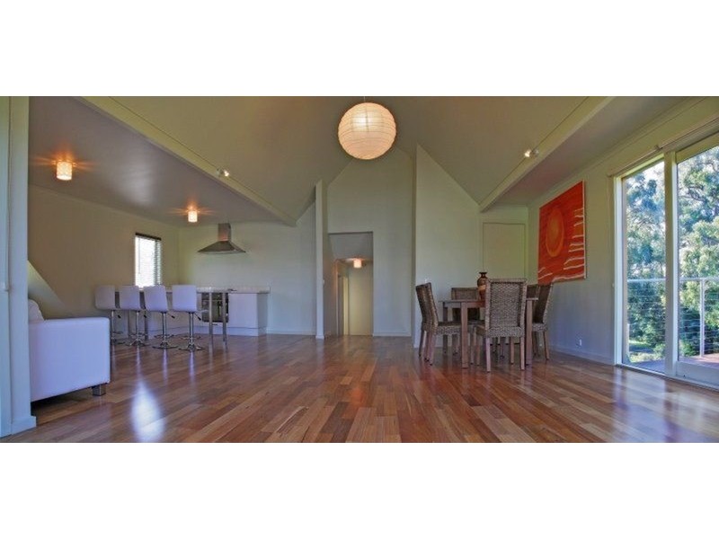 26 Railway Road, Mirboo North VIC 3871