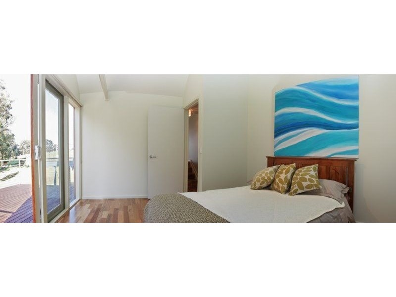 26 Railway Road, Mirboo North VIC 3871