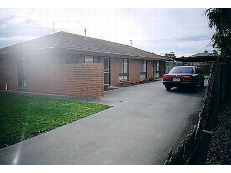 2/7 Park Avenue, Morwell VIC 3840