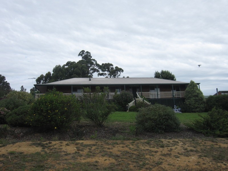 48 Wells Road, Mirboo North VIC 3871
