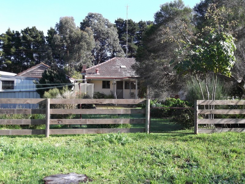 20 Ambrose Road, Hazelwood North VIC 3840