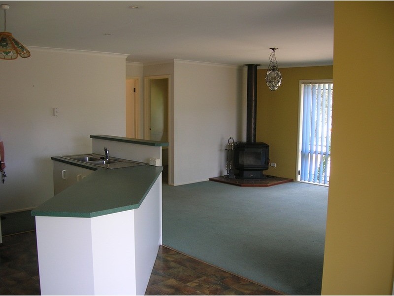 20 Warren Terrace, Hazelwood North VIC 3840