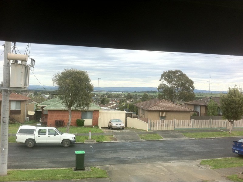 10 Blackwood Crescent, Churchill VIC 3842