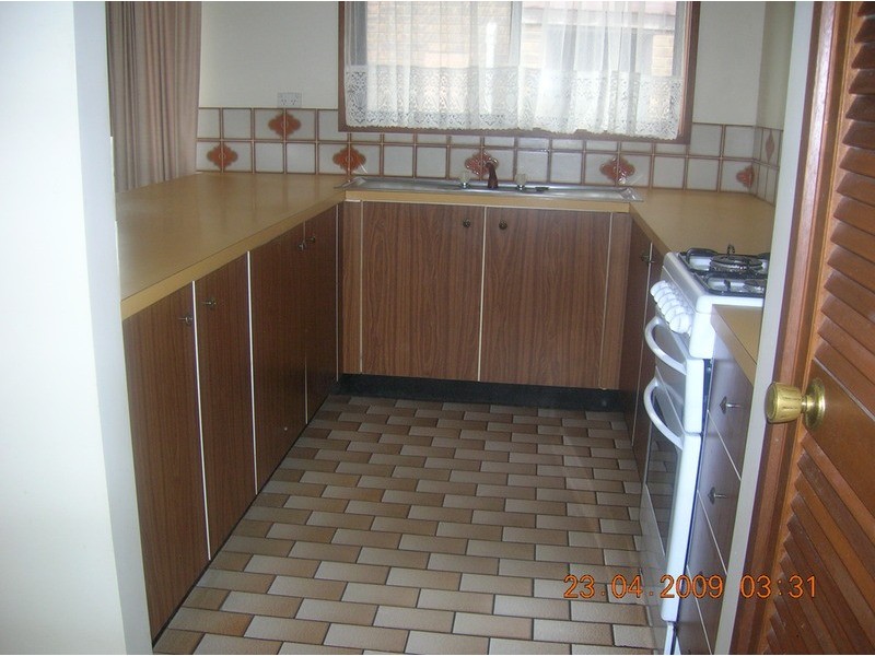 2/11 Auchtelonie Crescent, Churchill VIC 3842