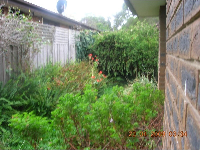 2/11 Auchtelonie Crescent, Churchill VIC 3842