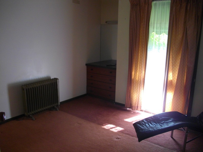 12 Bath Road, Mirboo North VIC 3871